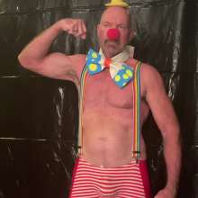 Musclestooge: Stunt Clown Stand-In