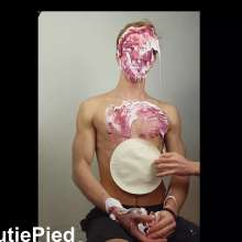 Cutiepied-production: Ainatol1 : Pie Massacre!
