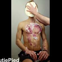 Cutiepied-production: Ainatol1 : Pie Massacre!
