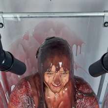 CheekyLuna: CheekyLuna Destroys Her Wedding Dress In Gunge Tank