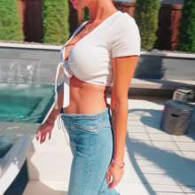 WetlookFashion: Diana Swims and Gets Soaped in Jeans and Crop Top