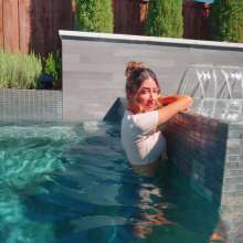 WetlookFashion: Diana Swims and Gets Soaped in Jeans and Crop Top
