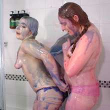 messyhot: Ellie Shoule and Pixie Bell Play in Gunge Nude
