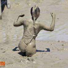FOXY: New set with Ayako in mud