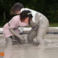 FOXY: Double fight in mud : photos and videos