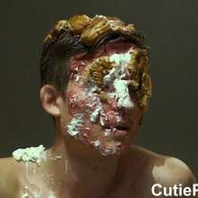 Cutiepied-production: Hector 3 : More Dessert?