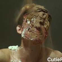 Cutiepied-production: Hector 3 : More Dessert?