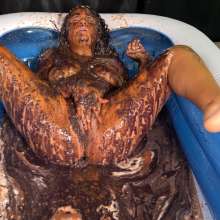 RevSlymsford: Saoirse Hgd Wanks To Climax In Disgusting Savoury Slops