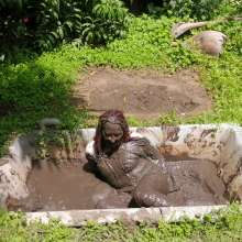Thefetishgirl: White in Mud