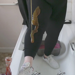 CandyCustard: Candy's messy trainers and leggings in the tub