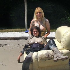 FOXY: second part lesbians in mud
