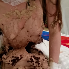 MessyAnt: MessyAnt Presents: Susan in Maid to Get Messy