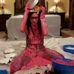 MessyAnt: MessyAnt Presents: Susan in Maid to Get Messy