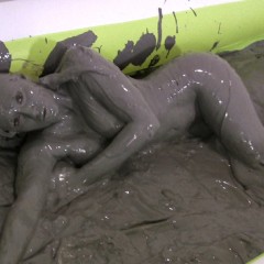 Messygirl: Pics from 2 New Messygirl Downloads