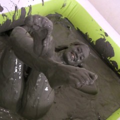 Messygirl: Pics from 2 New Messygirl Downloads