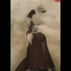 RedKaliSonya: New wet leg pics!
