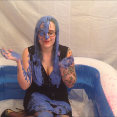 CandyCustard: Elizabeth plays a quiz and gets smothered with cake batter