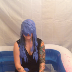 CandyCustard: Elizabeth plays a quiz and gets smothered with cake batter