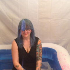 CandyCustard: Elizabeth plays a quiz and gets smothered with cake batter