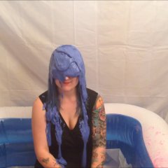 CandyCustard: Elizabeth plays a quiz and gets smothered with cake batter