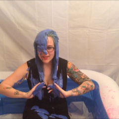 CandyCustard: Elizabeth plays a quiz and gets smothered with cake batter