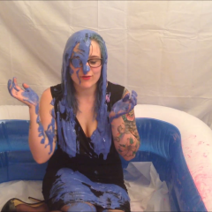 CandyCustard: Elizabeth plays a quiz and gets smothered with cake batter