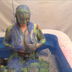 CandyCustard: Elizabeth plays a quiz and gets smothered with cake batter