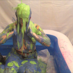 CandyCustard: Elizabeth plays a quiz and gets smothered with cake batter