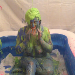 CandyCustard: Elizabeth plays a quiz and gets smothered with cake batter
