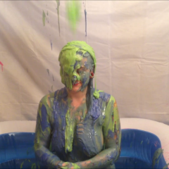 CandyCustard: Elizabeth plays a quiz and gets smothered with cake batter