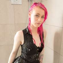 WetLookStu: Emleanne in the shower