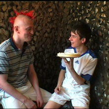 guyspiedandslimed: Matts back getting messy with a punk lad!