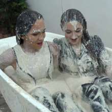 MostWam: Corrine And Amber In The Porridge Bath