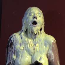 Messygirl: Mrs. Bee Gets a Batter Swirly
