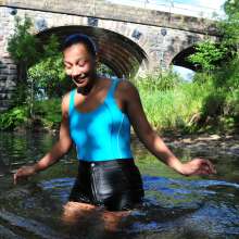 DungeonMasterOne: Download: Friday looking hot in cold water!