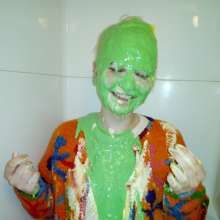 D-Pies: Amateur messy session with WAM virgin Bambi