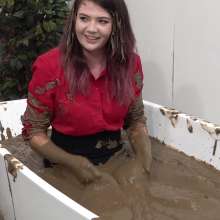 MostWam: Rhian Demonstrates Having A Mud Bath