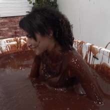 MostWam: Chocolate Bath Training Danielle