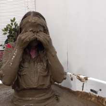 MostWam: Rhian Demonstrates Having A Mud Bath