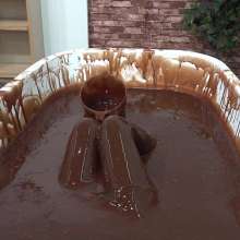 MostWam: Chocolate Bath Training Danielle