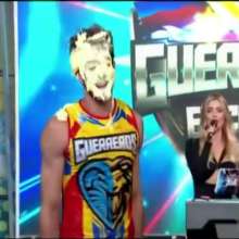 noeldavid: Cobras vs Leones Handsome male model getting pied