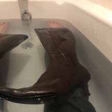 wetmart2240: Floating Boots in the Bath