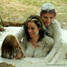 DuncanEdwards: Multi-Girl Mud?