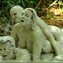 DuncanEdwards: Multi-Girl Mud?