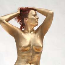 FOXY: New model and new set pics