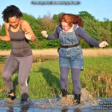 DungeonMasterOne: Friday and Daphne: An evening's mudplay on the banks of the River Severn!