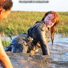 DungeonMasterOne: Friday and Daphne: An evening's mudplay on the banks of the River Severn!