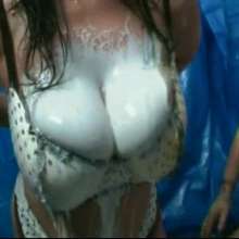 123gunge: For those who like ladies with large assets!