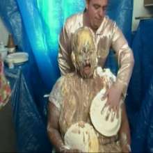 123gunge: For those who like ladies with large assets!