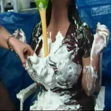 123gunge: For those who like ladies with large assets!